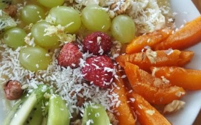 Petit déjeuner cru aux fruits
