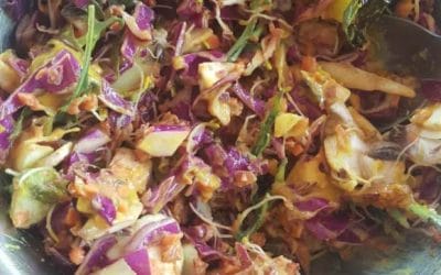 Salade gourmande crue de chou rouge